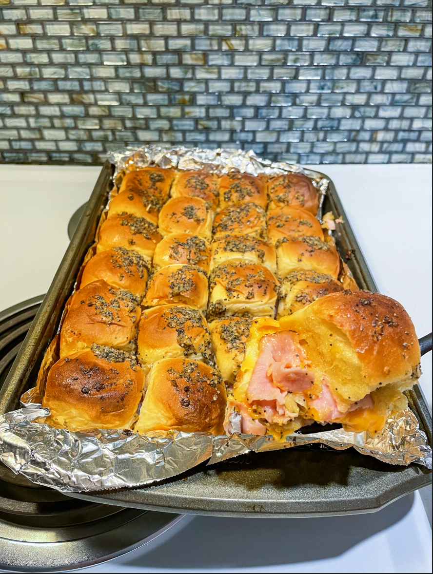 RECIPE: Hawaiian Roll Ham and Cheese Sliders