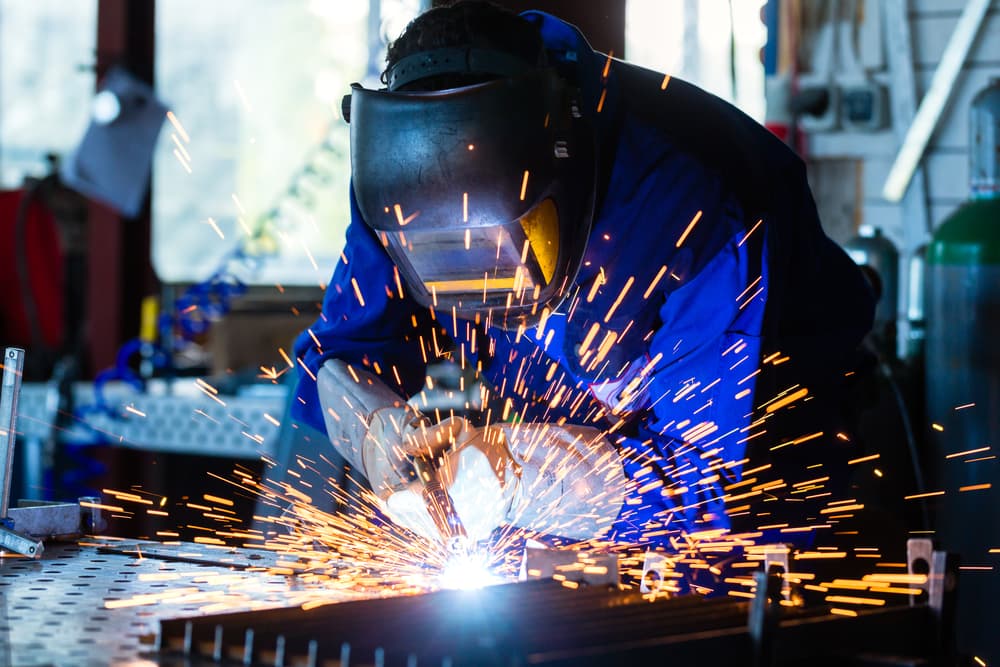 What To Do When You Suffer a Welding Burn at Work