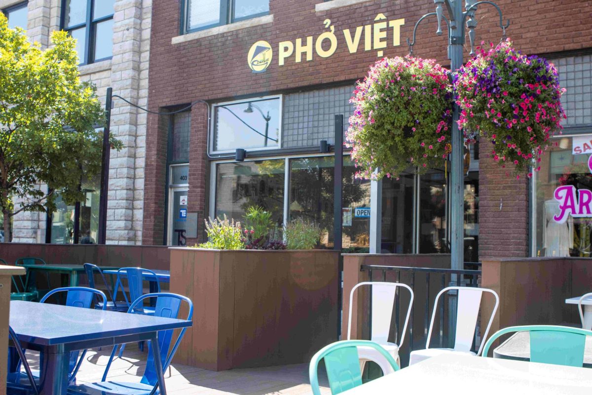 A new Vietnamese Restaurant, Pho Viet, opens in downtown Manhattan.