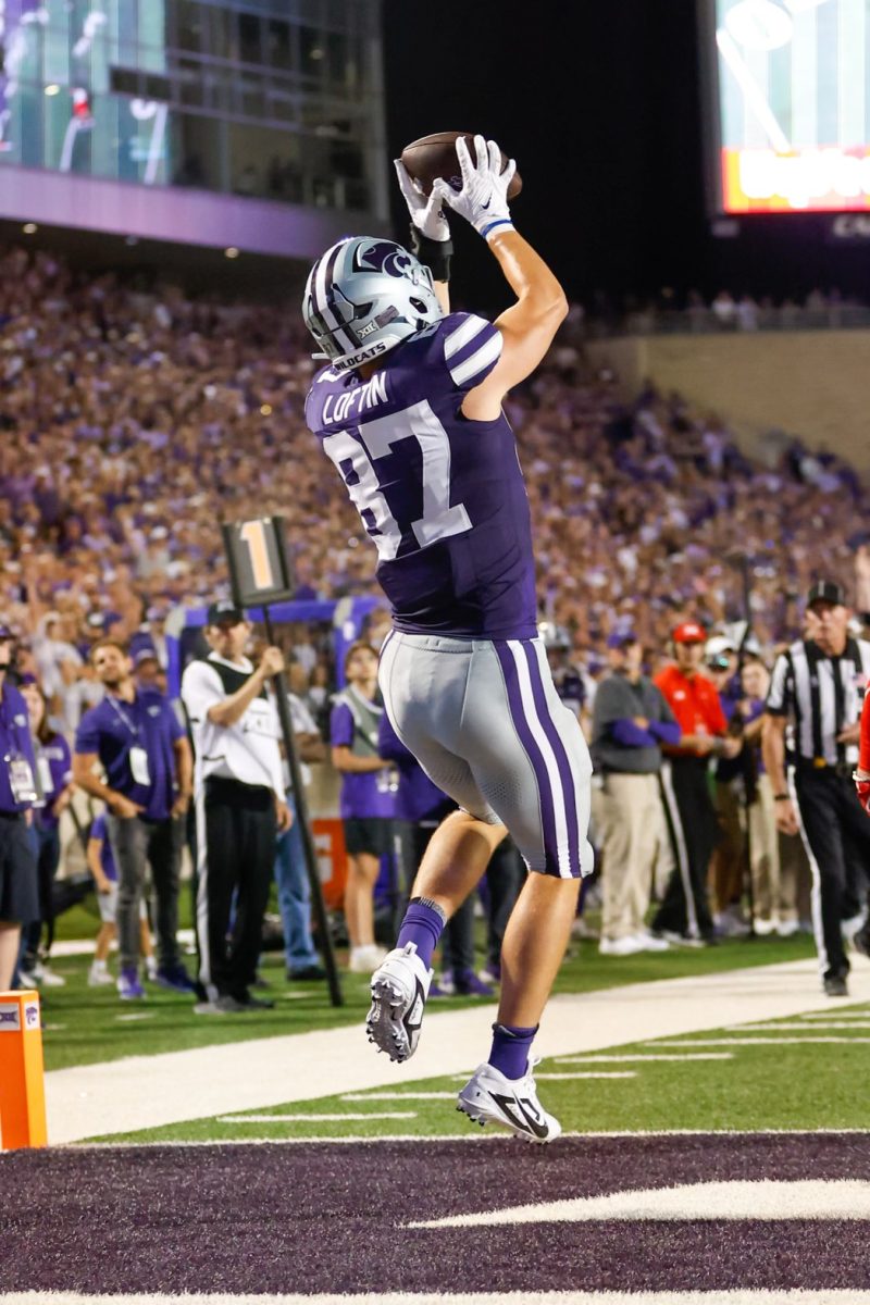 Sophomore tight end Brayden Loftin hauls in the second touchdown of his career. K-State defeated Arizona on Friday, Sept. 13 in the first meeting between the two schools as Big 12 members.