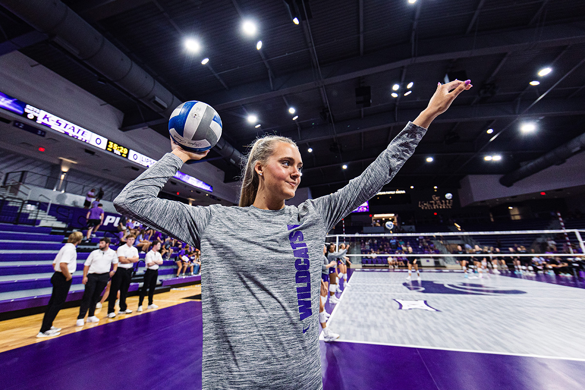 Freshman Tatum Tindall warms up before K-State's matchup with Lipscomb. Tindall is the 11th Manhattan native in volleyball team history. (Photo Courtesy of K-State Athletics)


(Photo: Will Huster/K-State Sports)