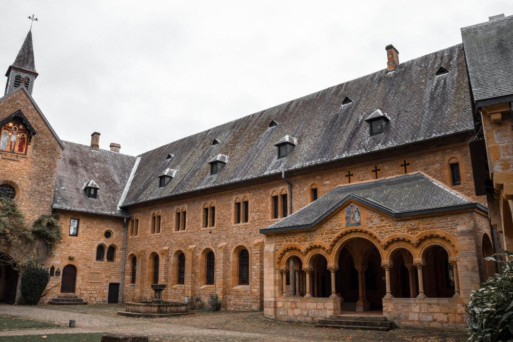 3 Hidden Health Risks in Older Buildings Every College Student Must Know About