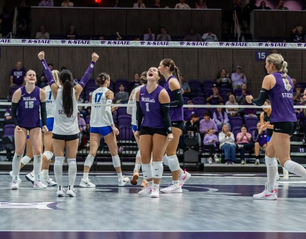 Navigation to Story: Scenes of K-State Volleyball vs BYU